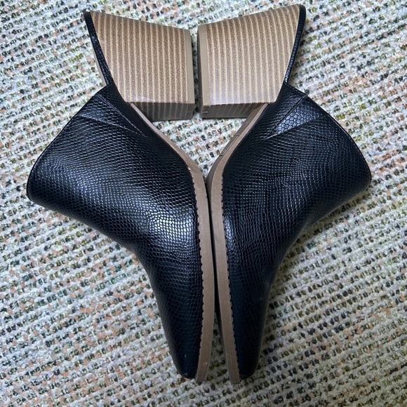 Cari Blue | women size 8.5 | mule - Picture 3 of 4